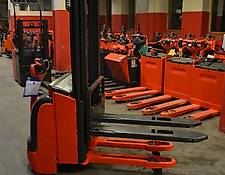 Linde L16 // HH 2.930 mm / Initialhub / Servo / guter Zustand