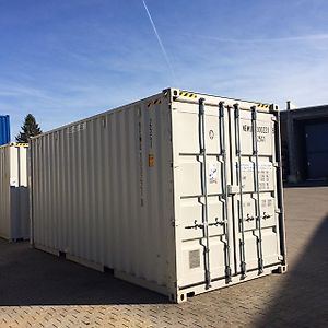 First Trip See- und Lagercontainer