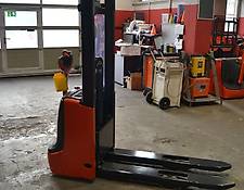 Linde L10 // 817 Std. / HH 1.550 mm / 1.350 mm lange Gabeln